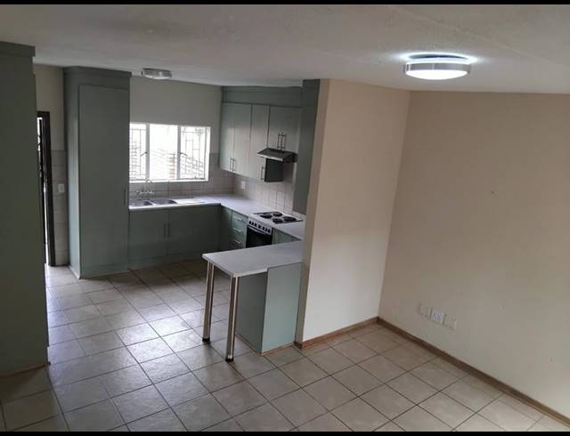 3 BEDROOM TOWNHOUSE FOR SALE IN BAILLIE PARK